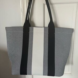 Rothy’s Essential Tote Bag Purse in Gray Mist